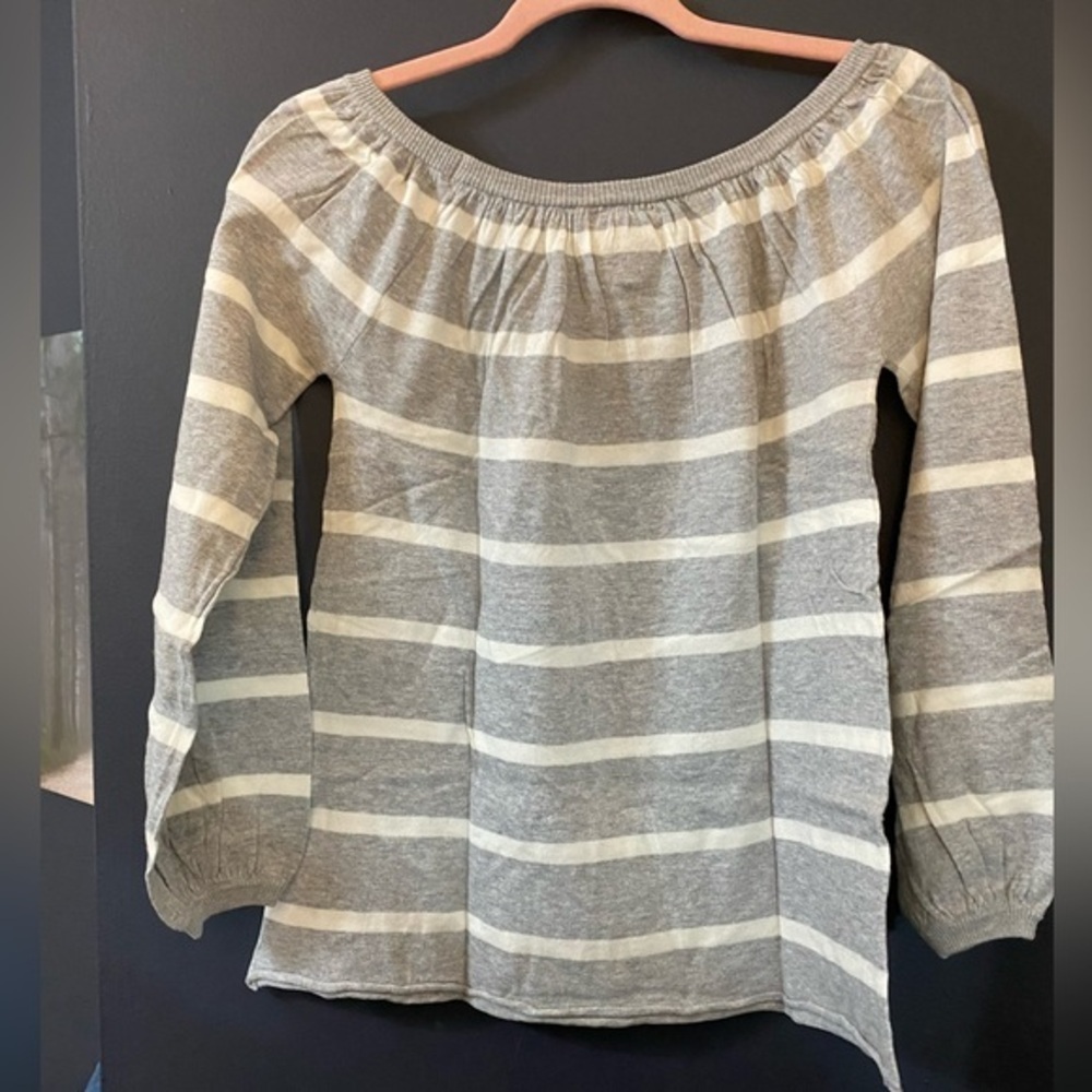 NWT Chaser Grey White Sweater
